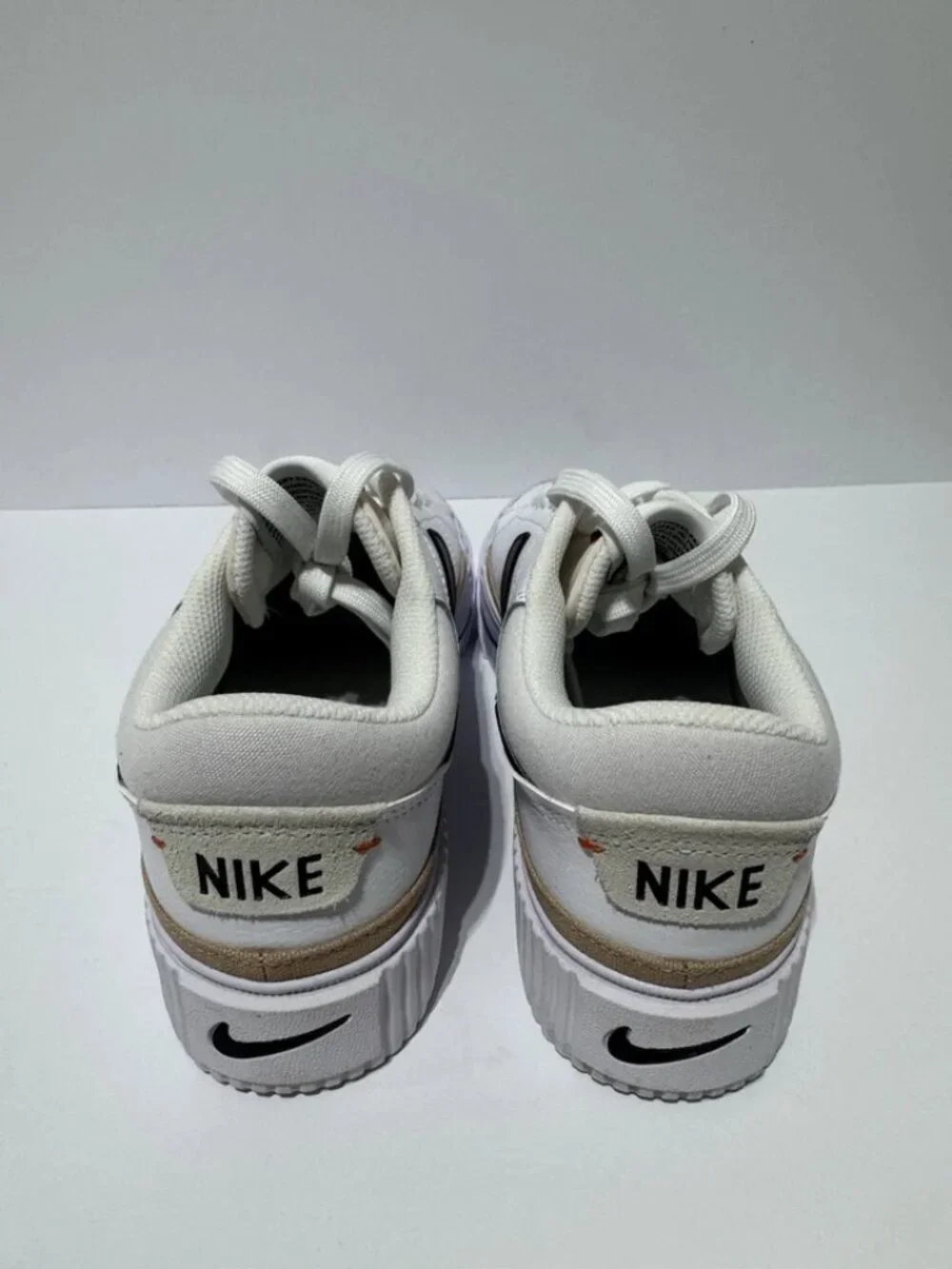 Nike women’s court